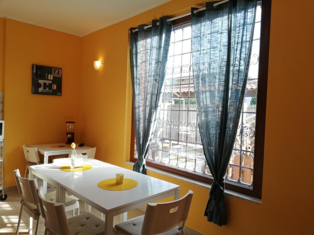 The Yellow House Фьюмичино Экстерьер фото