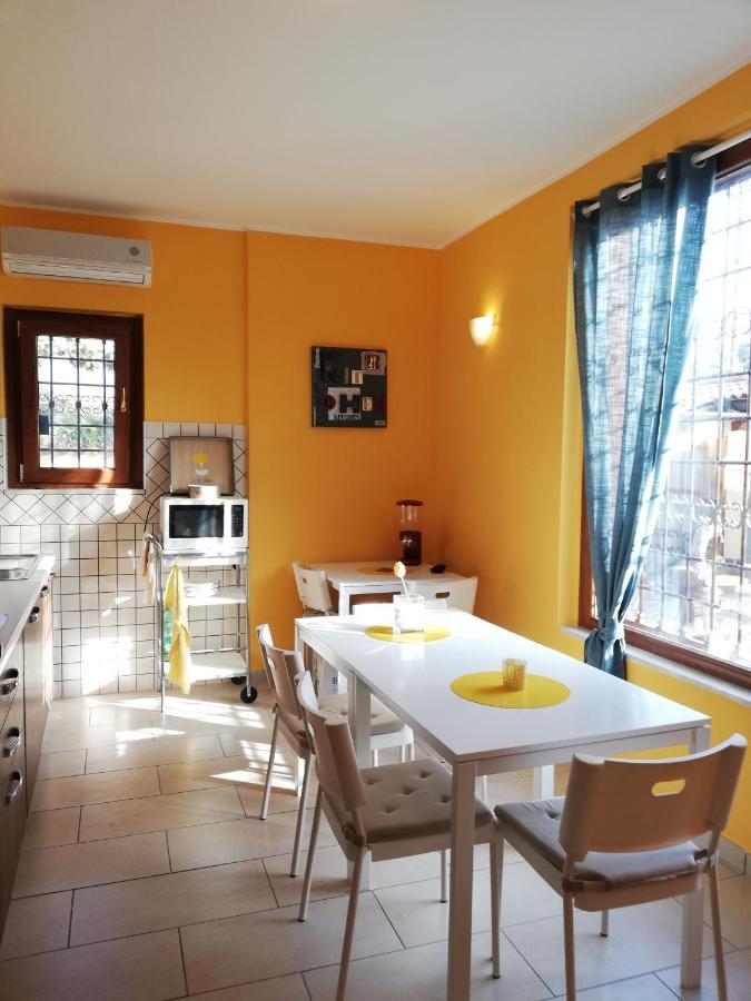 The Yellow House Фьюмичино Экстерьер фото