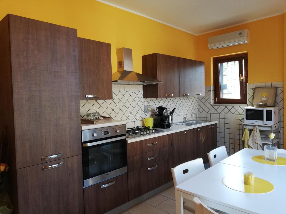 The Yellow House Фьюмичино Экстерьер фото