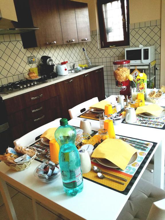 The Yellow House Фьюмичино Экстерьер фото